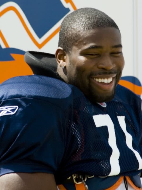 Israel Idonije